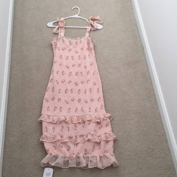 Abercrombie & Fitch Dresses & Skirts - NWT. Abercrombie & Fitch Smocked Light Pink Dress, Size Small, MIDI Length.